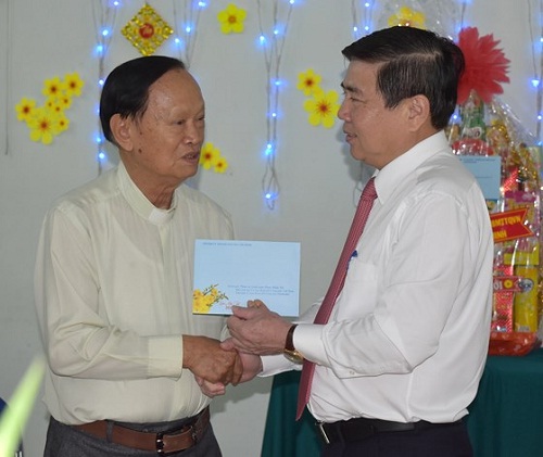 HCM City leaders pay Tet visits to religious dignitaries