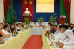 Meeting with religious dignitaries, prestigious people of ethnic groups held in Binh Phuoc