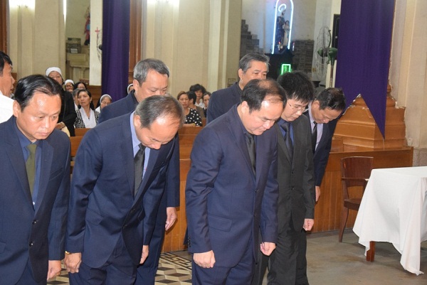 GCRA Chairman pays last respects to Archbishop Bùi Văn Đọc