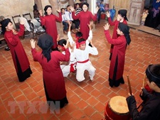 Tour explores Xoan singing in ancient village