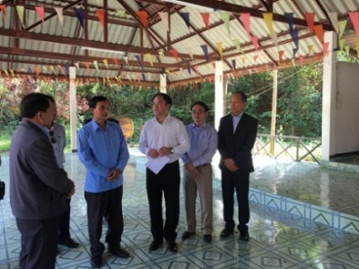 Government religious committee delegation visits Tham Piu Cave