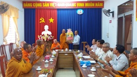 Khmer Buddhist delegation in An Giang visits VFF committee ahead of Chol Chnam Thmay festival