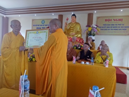 Buddhist chapter tin Gia Lai holds meeting on important Buddhist affairs 2018