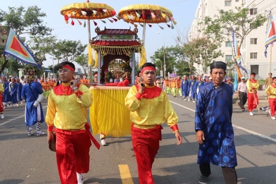 Fascinating 'Cau Ngu' Festival in Nai Hien Dong ward