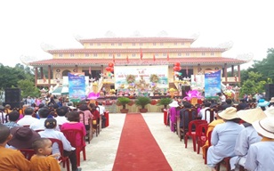 Hung Kings Commemoration Day held in Kon Tum