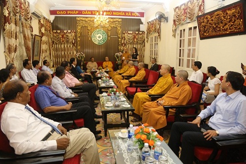 Sri Lankan parliament speaker visits VBS headquarters in Hanoi