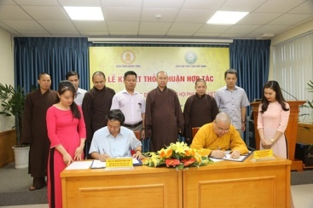 VBS, Tran Nhan Tong Institute sign cooperation agreement