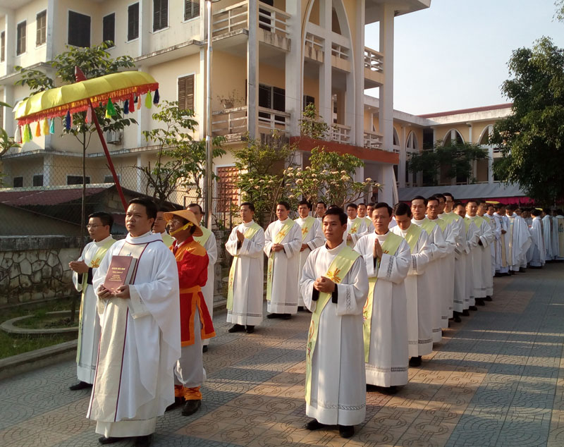 22 new deacons ordained in Hue Archdiocese