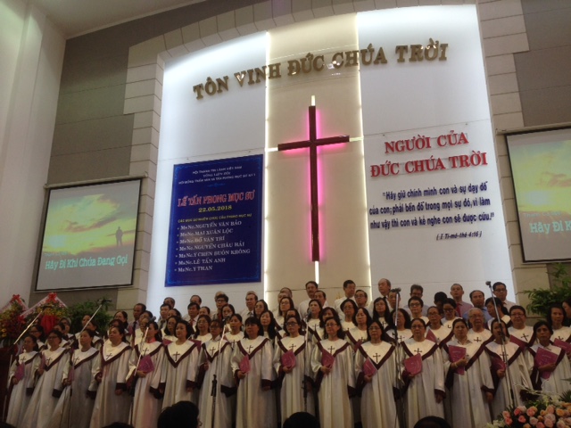 Protestant Church in Da Nang ordaines new Pastors