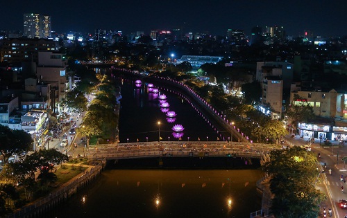 Lotus lanterns light up for Buddha’s Birthday in Ho Chi Minh city