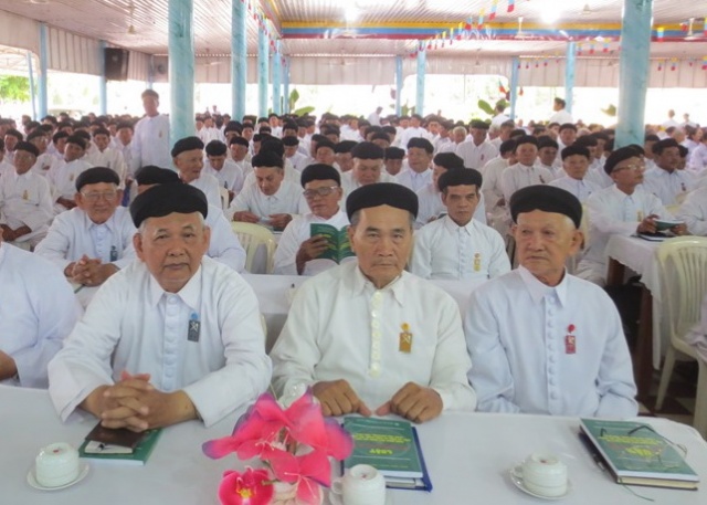 Tay Ninh Caodai Church disseminates religious law to Caodai dignitaries, deacons