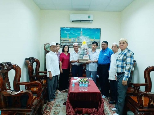 Government religious committee leader extends visits to Southern Islamic organizations