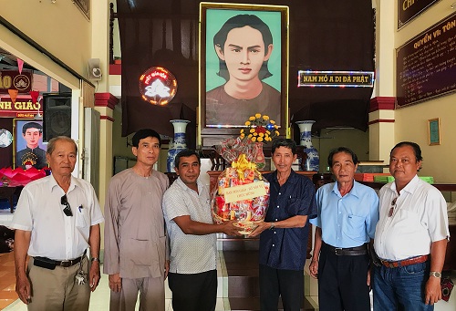 Religious committee in Kien Giang congratulates Hoa Hao Buddhist Church on its founding anniversary