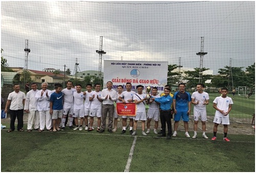 Friendly football competition amongst religious youth, local cadres held in Da Nang