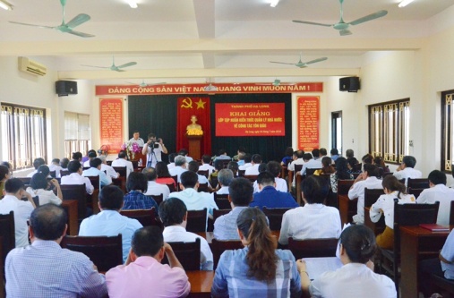 Religious affairs training for local cadres held in Quang Ninh