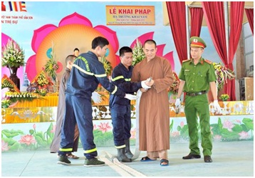 Fire safety training for Buddhist dignitaries held in Thanh Hoa