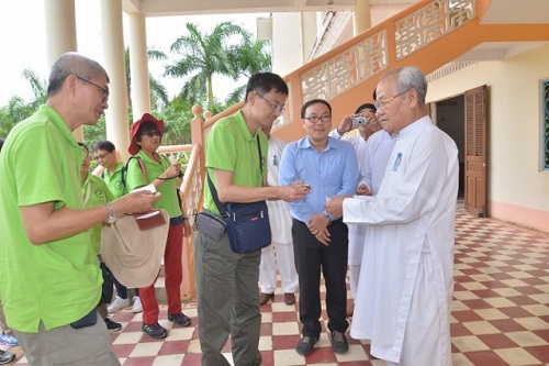 Hong Kong Taoist Institute delegation visits Tay Ninh Caodai Church