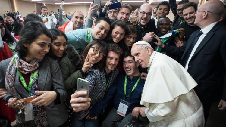 Pope appoints presidents-delegate for Synod on young people