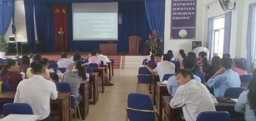 Religious training for local officials held in Tien Giang