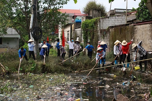 Catholics in Hanoi proactively engage in social movements