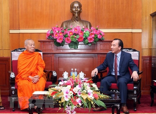 VFF Vice President receives Lao Buddhist official