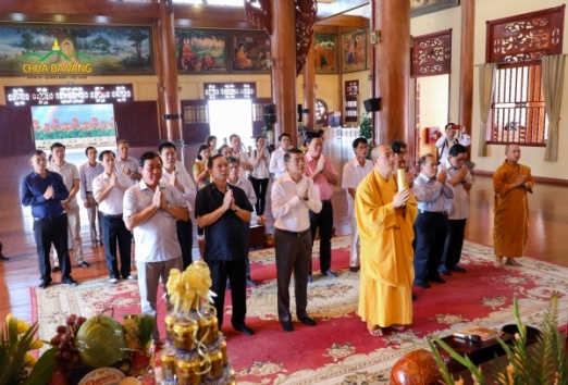 National Bank of Cambodia leader visits Ba Vang pagoda in Quang Ninh