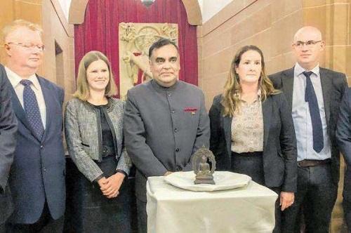 Stolen 12th Century Bronze Buddha Statue Returned to India