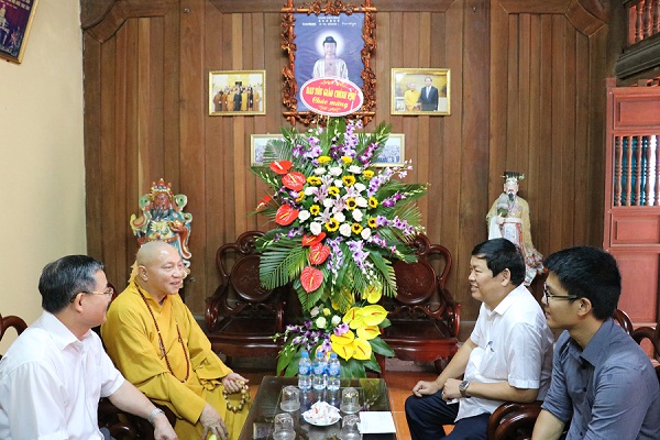 Government religious committee congratulates Buddhist Sangha on Vu Lan Festival