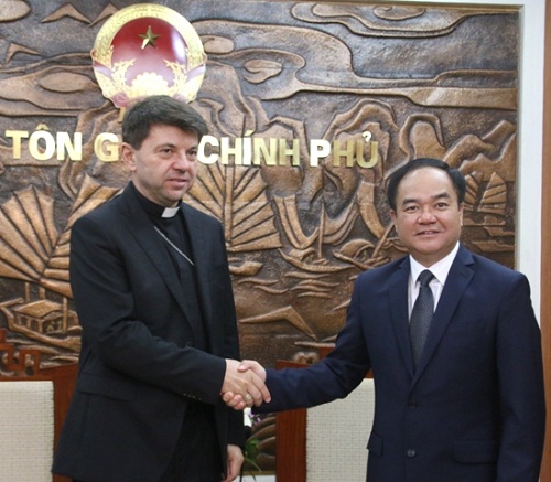 GCRA Chairman receives Holy See’s non-residential envoy to Vietnam