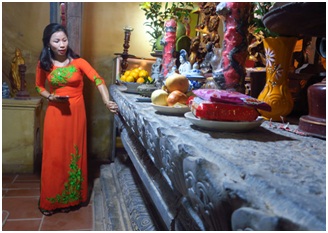 Stone worshipping altar – 700-year-old national treasure 