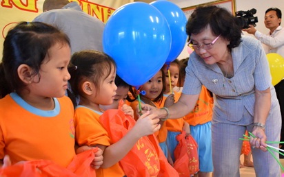 Tinh Nghiem pagoda in Tien Giang bring joys to children on occasion of Mid-Autumn Festival 2018