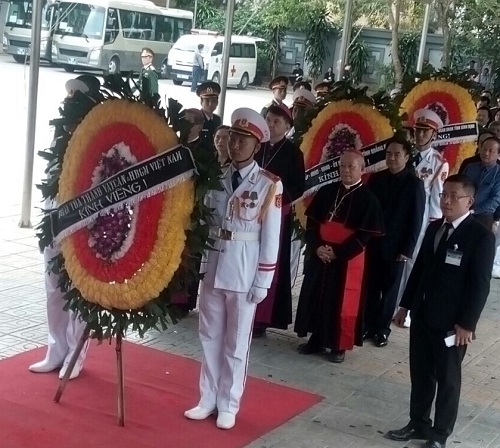 Holy See’s Representative & Vietnam Bishops’ Conference pay last respect to President Trần Đại Quang