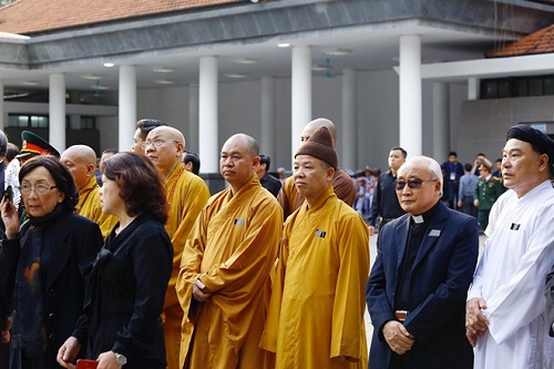 Religious dignitaries pay tribute to President Trần Đại Quang