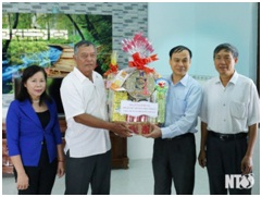 Ninh Thuan provincial authorities visit Cham people on Kate festival 2018