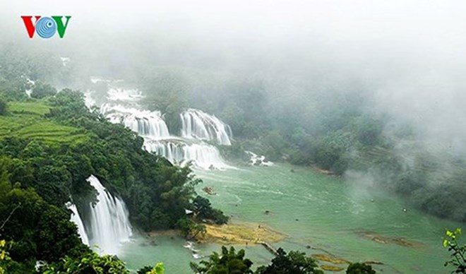 Cao Bang kicks off Ban Gioc waterfall tourism festival