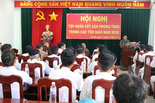 Social work training for religions in Tay Ninh