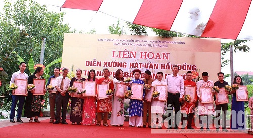 Chau Van singing festival held in Bac Giang