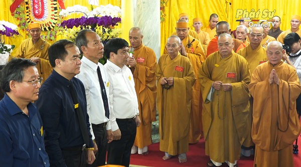 Party Leader - State President sends wreath to pay tribute to senior Buddhist leader