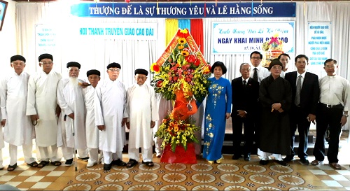 Vietnam Fatherland Front Committee in Da Nang extends congratulation to Caodai sect on founding anniversary