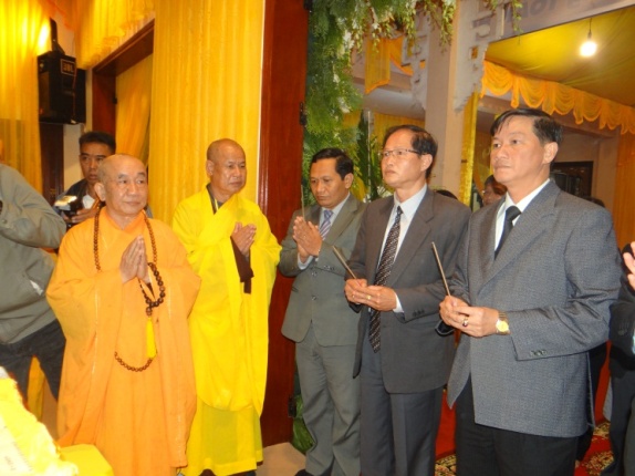 Lam Dong provincial authorities pay homage to Most Venerable Thích Toàn Đức