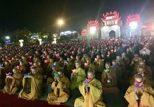 Candle night marking for the 710 anniversary of the death of King-monk Trần Nhân Tông in Quang Ninh