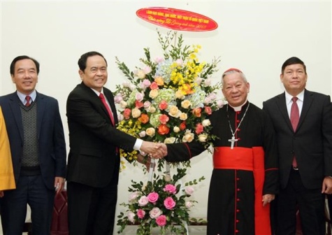 Front leader pays pre-Christmas visit to religious dignitaries