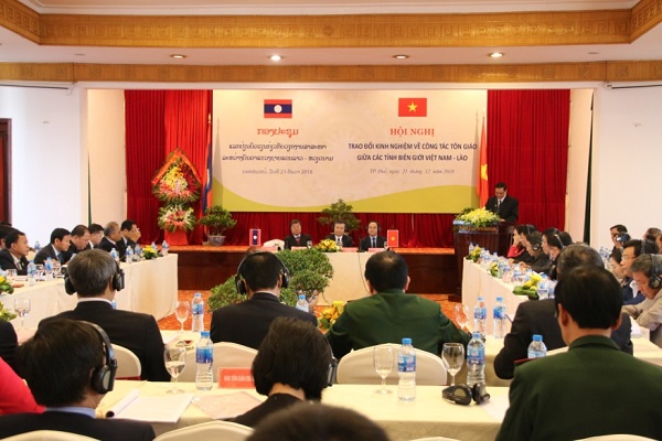 Vietnam, Laos border localities share experiences in religious affairs