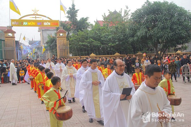 Duc Xuan Catholic community celebrates 50 years of establishment