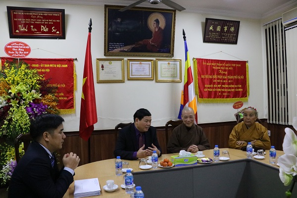 Government religious committee pays Tet visit to Buddhist Chapter in Hanoi