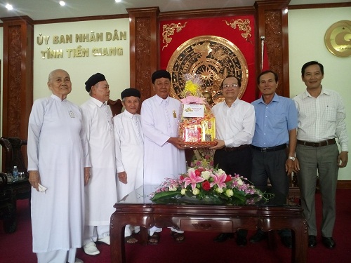 Caodai Tay Ninh church in Tien Giang extends Tet greetings to provincial authorities