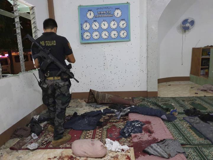 2 Islam teachers killed after grenade thrown into mosque in Philippines