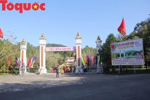 Huyen Tran temple festival kicks off in Hue