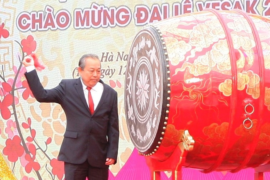 Tam Chuc Pagoda festival opens in Ha Nam province