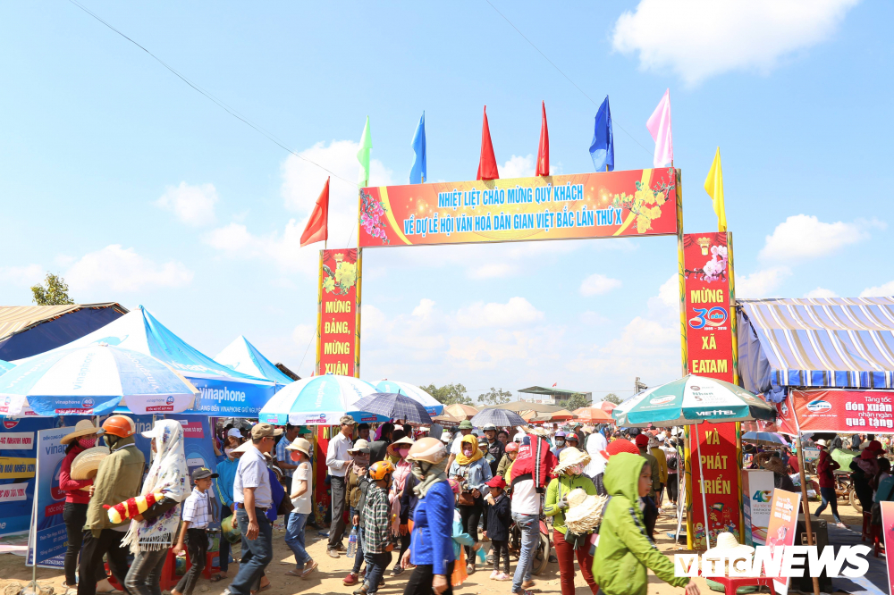 Festival highlighting Northern region’s folk culture opens in Dak Lak